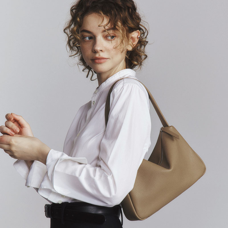 Head Layer Cowhide Armpit Bag  - Embroidery Meaning 评论和价格