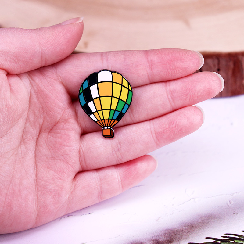 Hot Air Balloon Enamel Pin You - Embroidery Bali 评论和价格